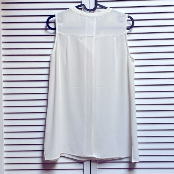 Sleeveless blouse size XS. - Picture 2 of 3